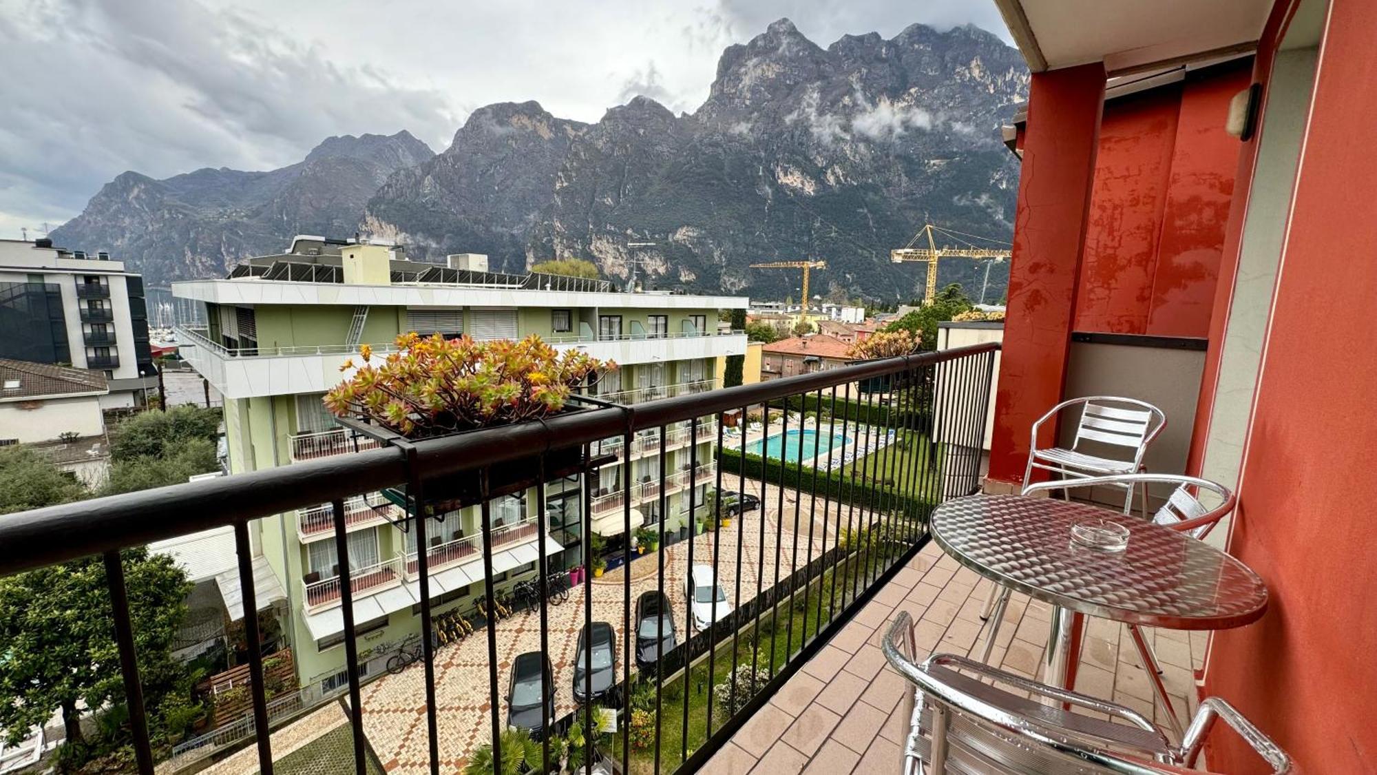 Hotel Royal Riva del Garda Exterior photo
